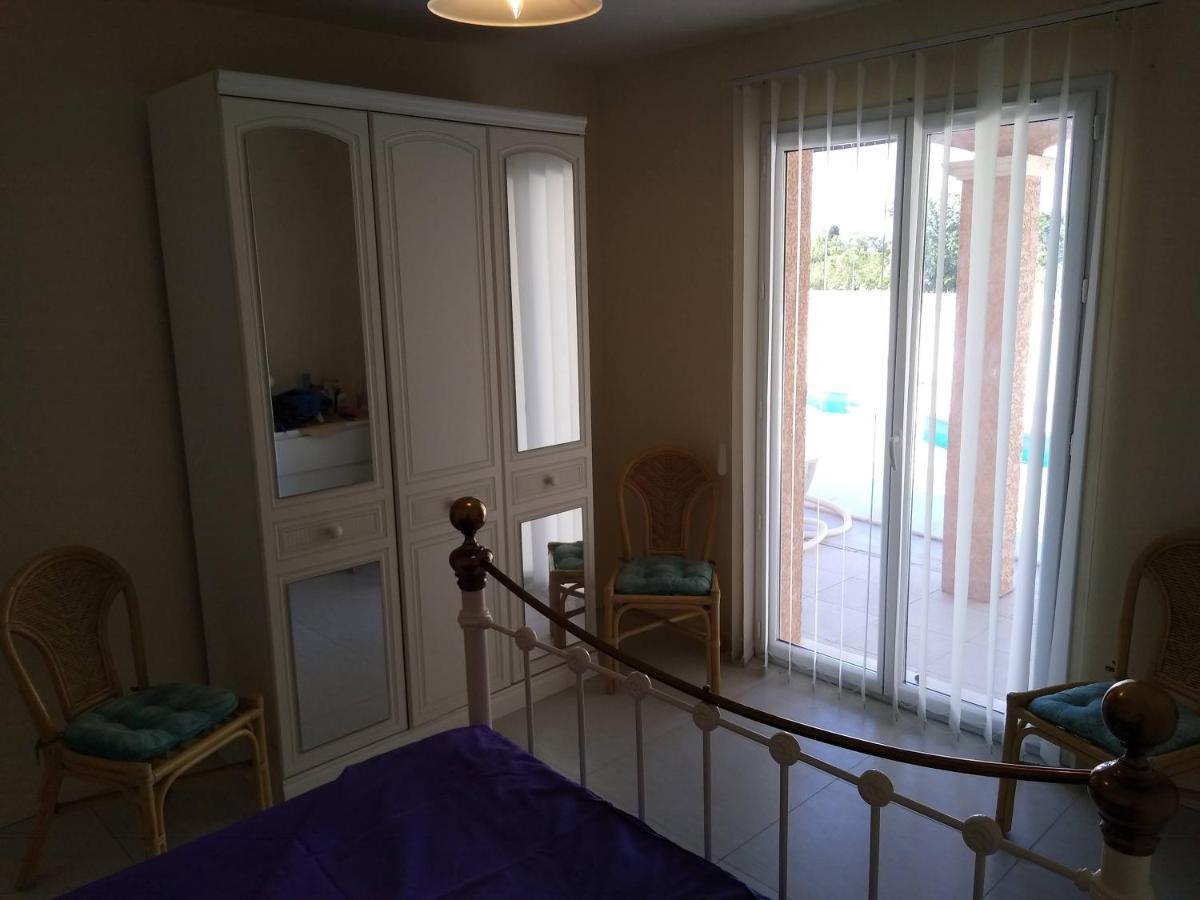 Poppey Villa Péret Eksteriør bilde