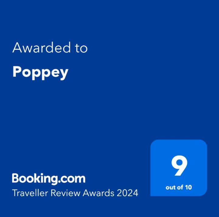 Poppey Villa Péret Eksteriør bilde